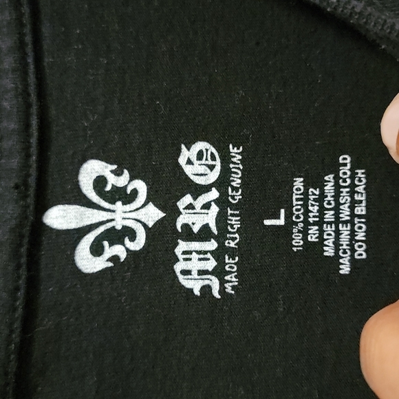 Men's Large T-shirt - Picture 4 of 8